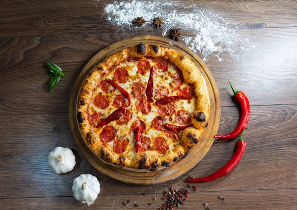 Cuisiner avec un four à pizza est plus simple qu'on le croit, voici pourquoi